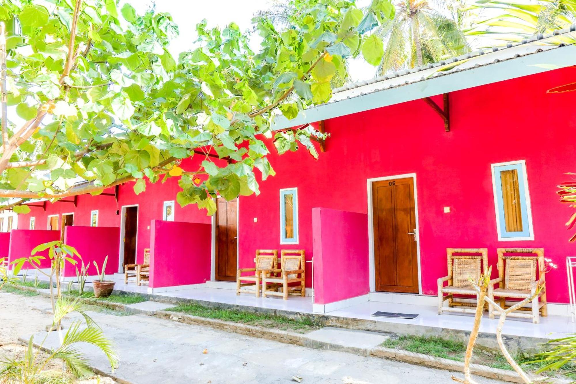 Oyo 1662 Zury Homestay Kuta  Экстерьер фото