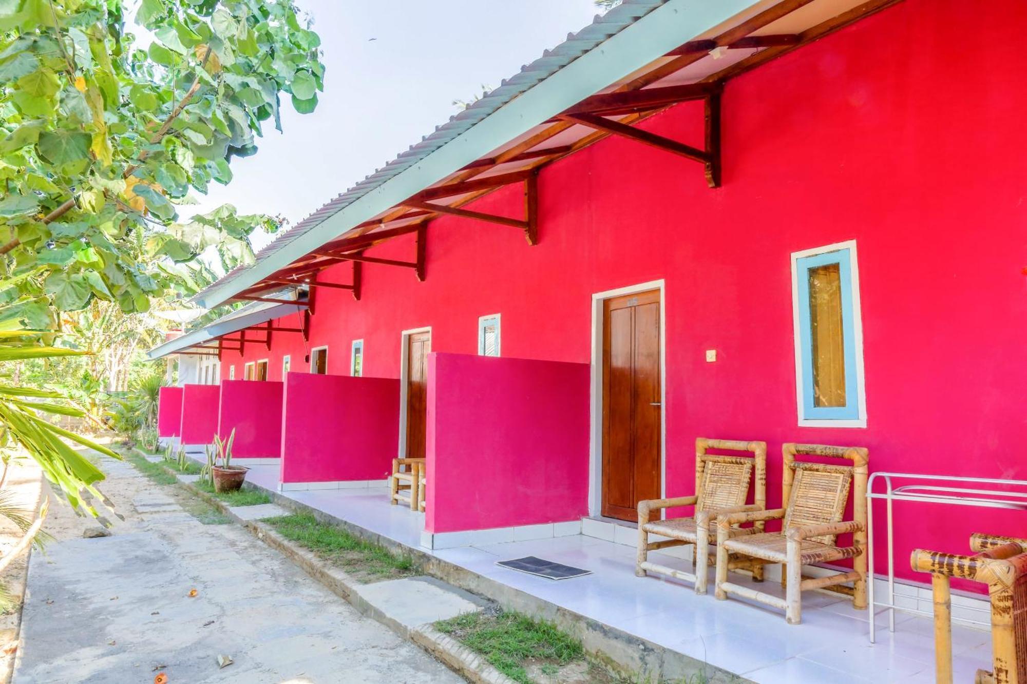 Oyo 1662 Zury Homestay Kuta  Экстерьер фото