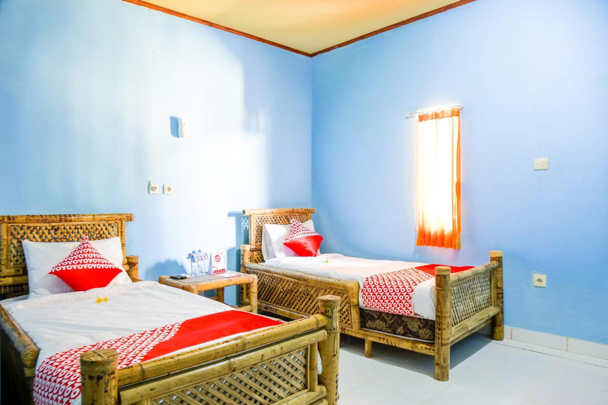 Oyo 1662 Zury Homestay Kuta  Экстерьер фото