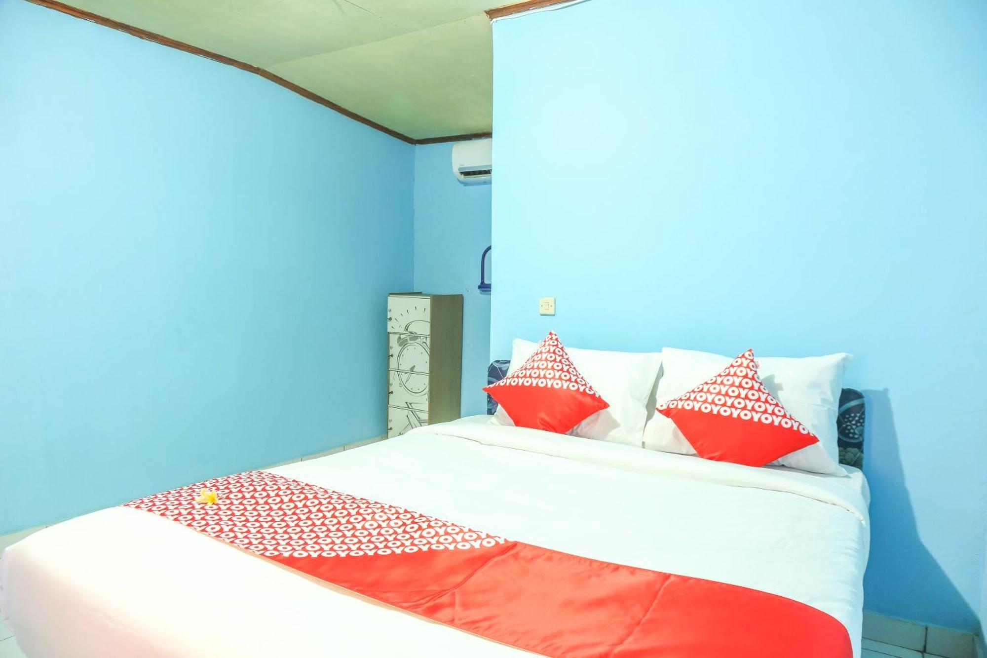 Oyo 1662 Zury Homestay Kuta  Экстерьер фото