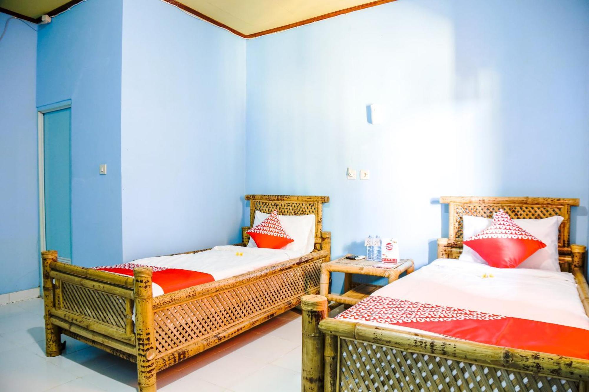 Oyo 1662 Zury Homestay Kuta  Экстерьер фото